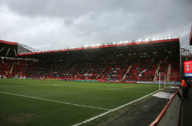 charlton transfer news. Thomas Kaminski, Rob Apter